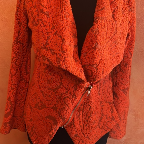 Orange paisley light zipped sweater w shawl collar. - Picture 2 of 10